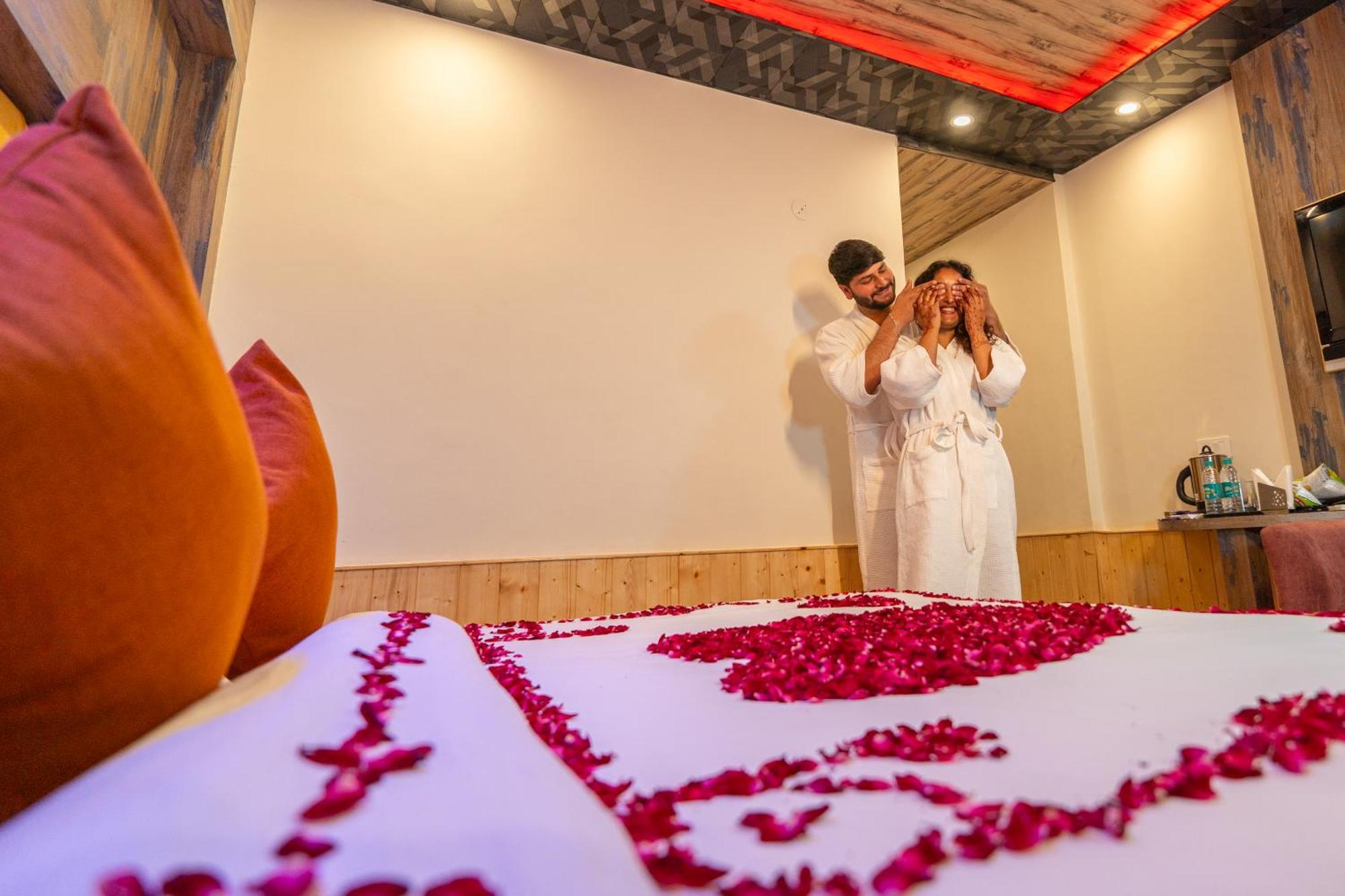 Hill River Resort - Central Heated & Air Cooled - Near Mall Road , Best Property Of Manali 2024- 2025 Dış mekan fotoğraf