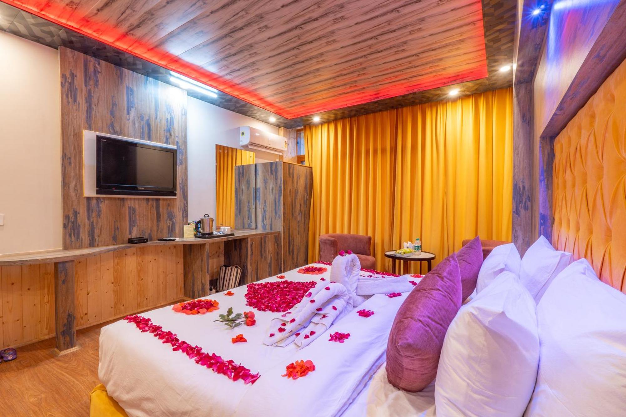 Hill River Resort - Central Heated & Air Cooled - Near Mall Road , Best Property Of Manali 2024- 2025 Dış mekan fotoğraf
